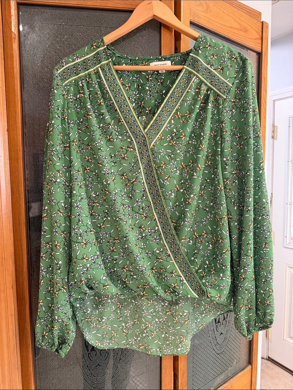 Max Studio Gold White Green Floral V-Neck Blouse with Yellow Accents LG